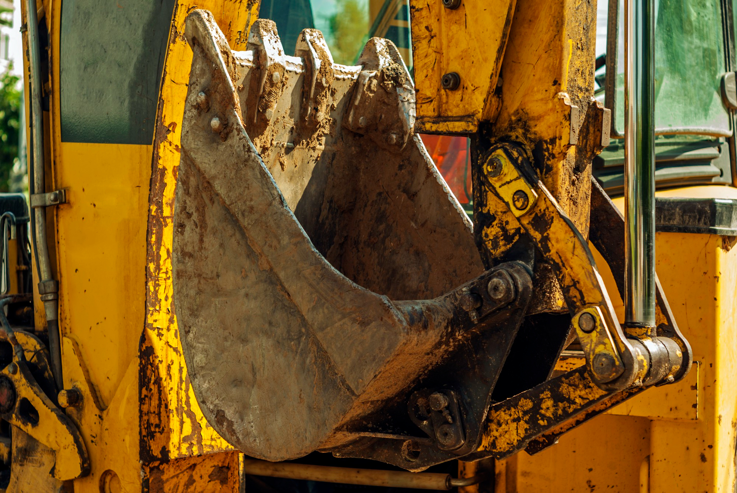 Czy warto korzystać z wypożyczalni maszyn budowlanych? Odpowiadamy!