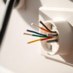 Jak podłączyć kabel 4-żyłowy do wtyczki 5-bolcowej – poradnik elektryczny Jak podłączyć kabel 4 żyłowy do wtyczki 5 bolcowej