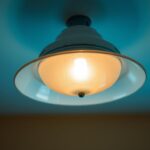 Jak zdjąć klosz z plafonu – poradnik krok po kroku Jak zdjąć klosz z plafonu