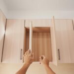 Wymiana paneli pod zabudową – jak zrobić to samodzielnie Wymiana paneli pod zabudową